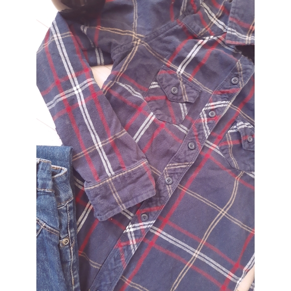 $5•ADD•ON• G21 | Plaid Long Sleeve Button Up - Picture 2 of 2